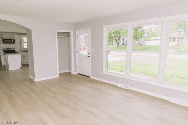 967 S Canal Street, Canal Fulton, OH 44614