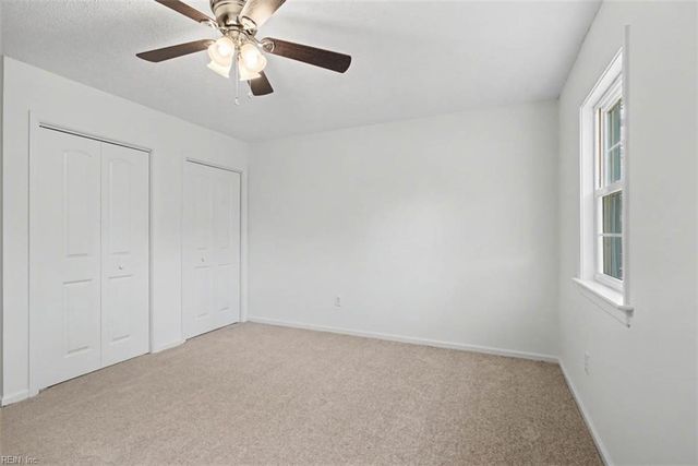 20 Linda DR, Newport News, VA 23608