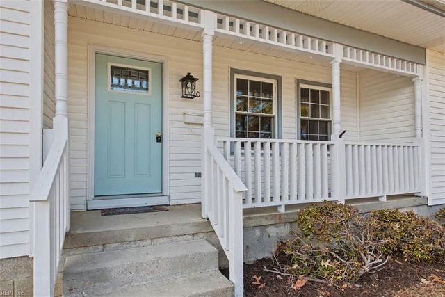 20 Linda DR, Newport News, VA 23608