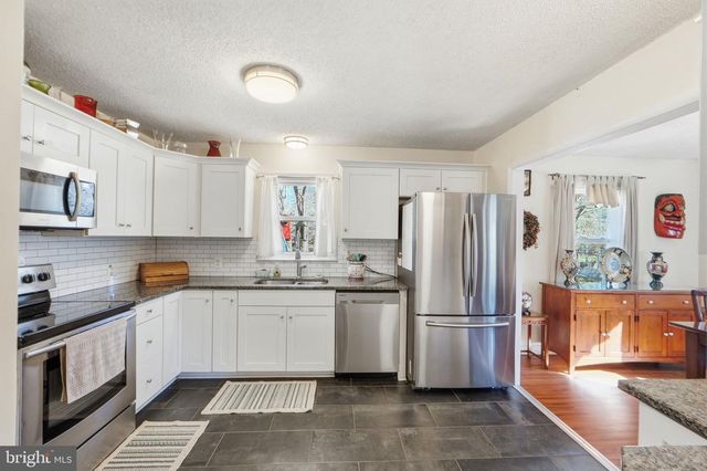 9304 TROY DR, Nokesville, VA 20181