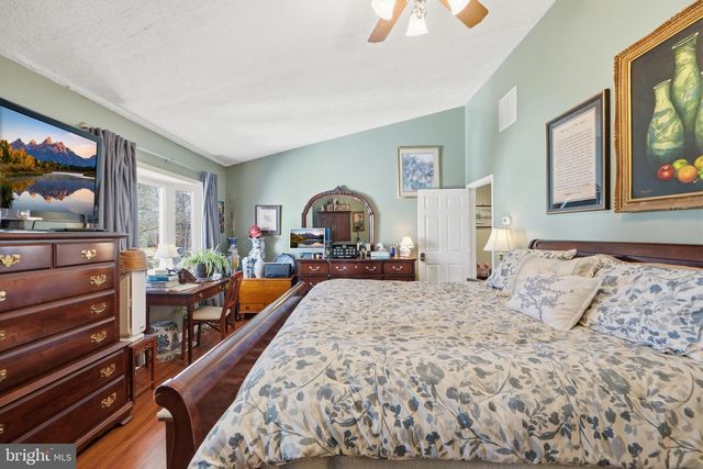 9304 TROY DR, Nokesville, VA 20181