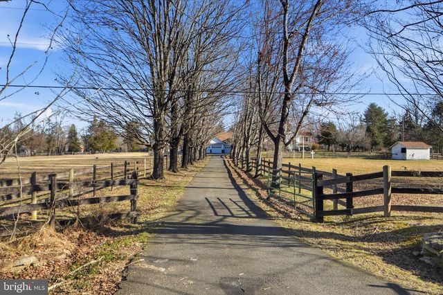 9304 TROY DR, Nokesville, VA 20181