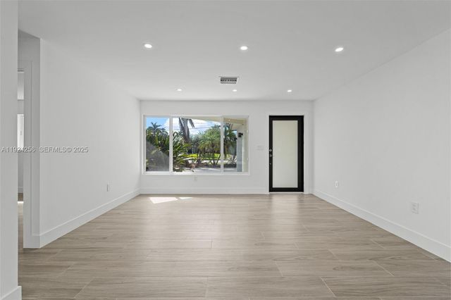 201 SE 12th St, Pompano Beach, FL 33060