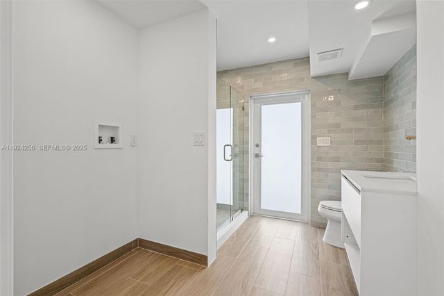 201 SE 12th St, Pompano Beach, FL 33060