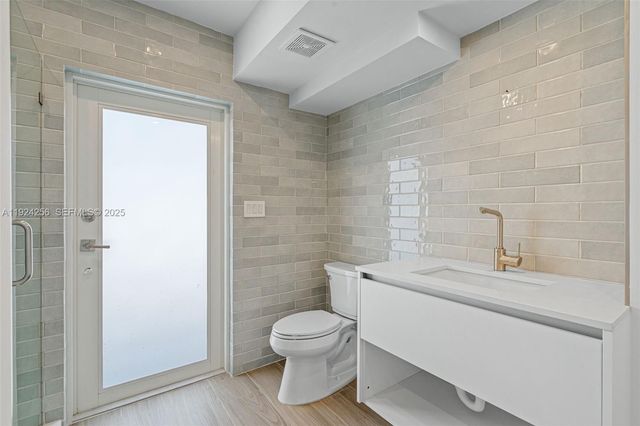 201 SE 12th St, Pompano Beach, FL 33060