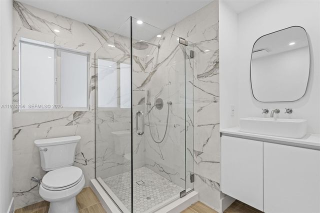 201 SE 12th St, Pompano Beach, FL 33060