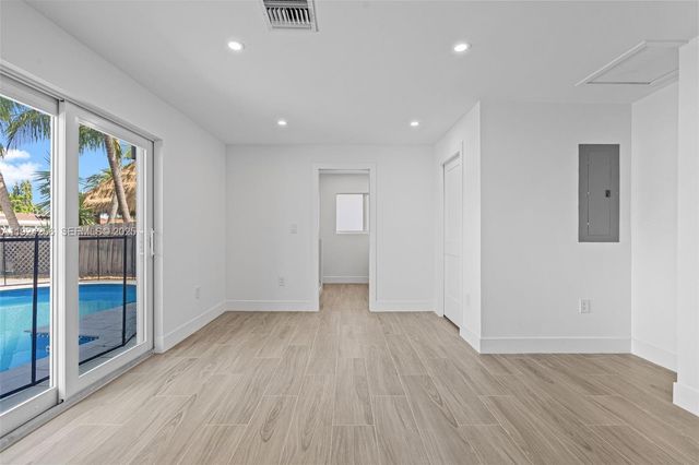 201 SE 12th St, Pompano Beach, FL 33060