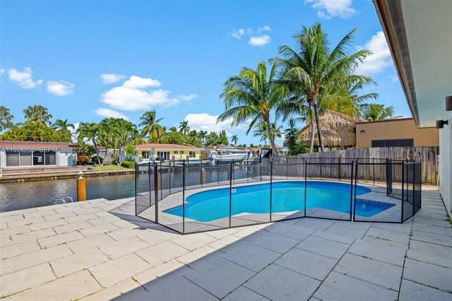 201 SE 12th St, Pompano Beach, FL 33060