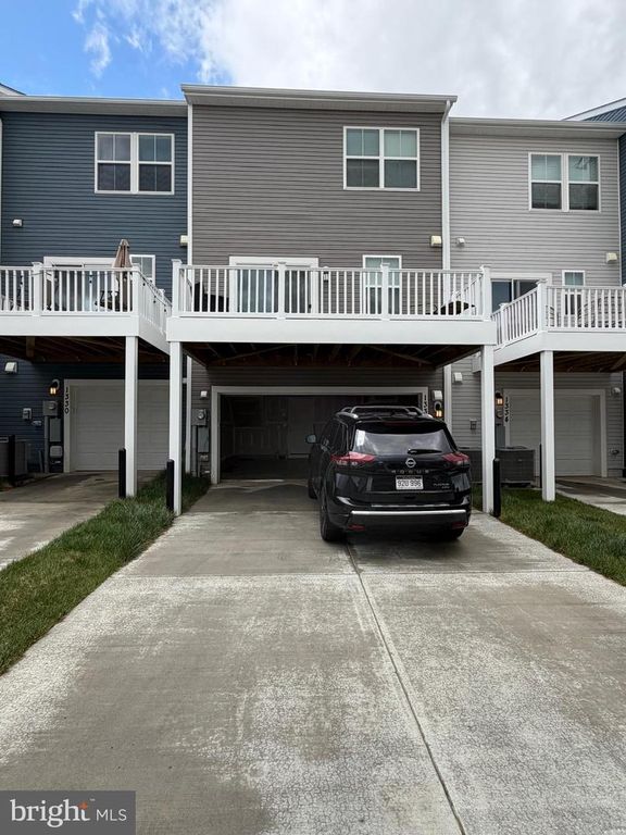 1332 CEDAR VALLEY RD, Ranson, WV 25438