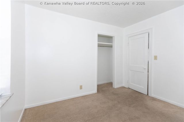 300 32nd Street W, Charleston, WV 25387