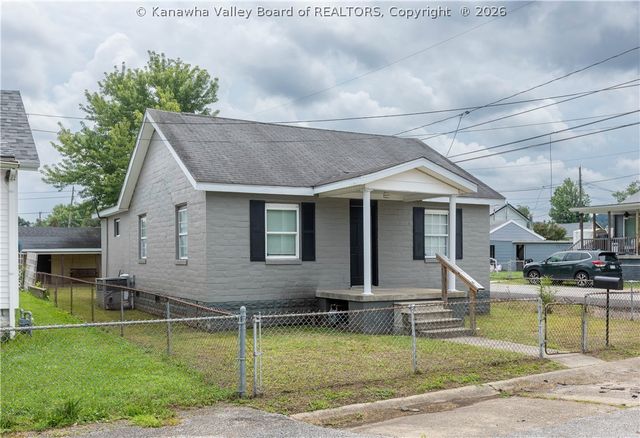 300 32nd Street W, Charleston, WV 25387
