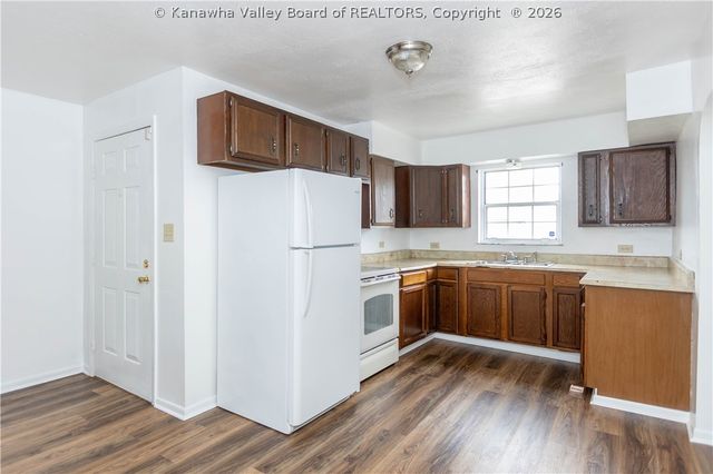 300 32nd Street W, Charleston, WV 25387