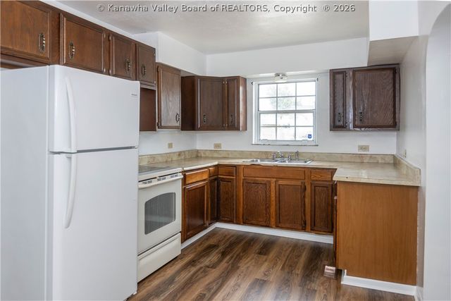 300 32nd Street W, Charleston, WV 25387