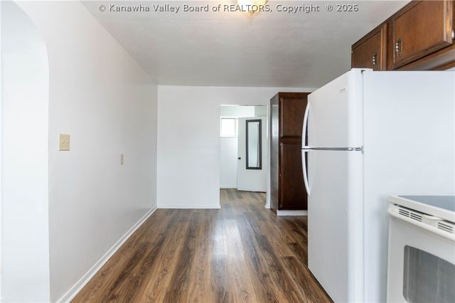 300 32nd Street W, Charleston, WV 25387