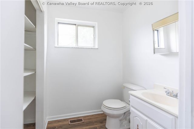 300 32nd Street W, Charleston, WV 25387
