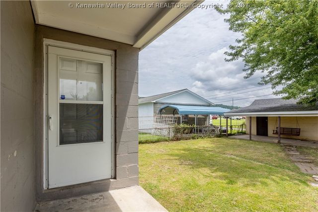 300 32nd Street W, Charleston, WV 25387