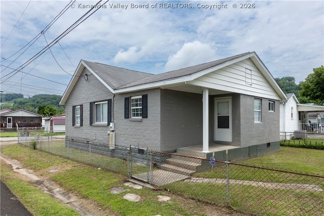 300 32nd Street W, Charleston, WV 25387