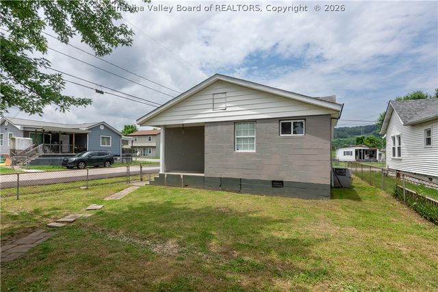 300 32nd Street W, Charleston, WV 25387