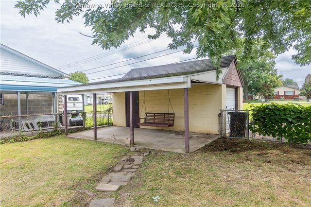 300 32nd Street W, Charleston, WV 25387