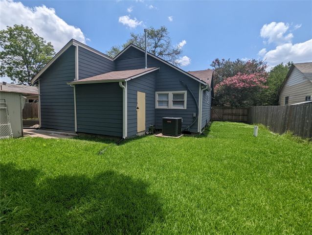 7521 Laredo Street, Houston, TX 77020