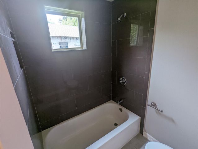 7521 Laredo Street, Houston, TX 77020