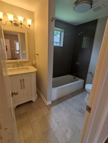 7521 Laredo Street, Houston, TX 77020