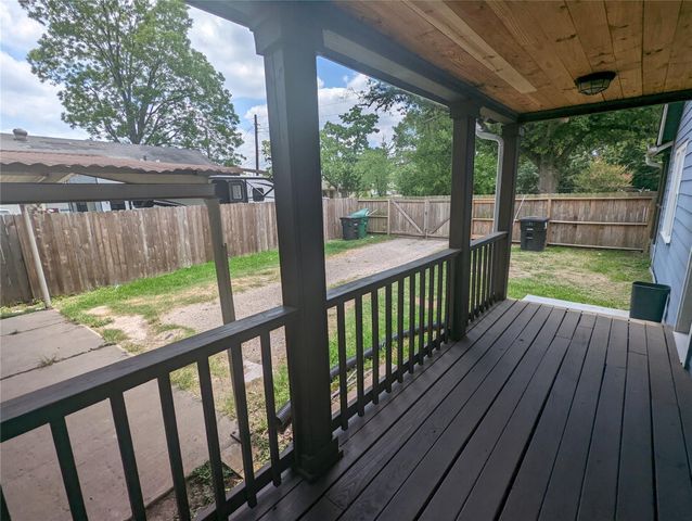 7521 Laredo Street, Houston, TX 77020
