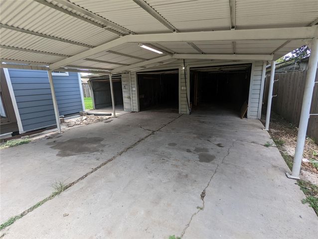 7521 Laredo Street, Houston, TX 77020