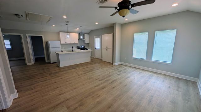 7521 Laredo Street, Houston, TX 77020