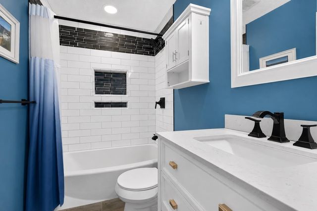 60 Old Hackett Hill Rd Apt 2H, Manchester, NH 03102