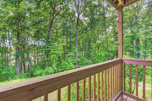 60 Old Hackett Hill Rd Apt 2H, Manchester, NH 03102
