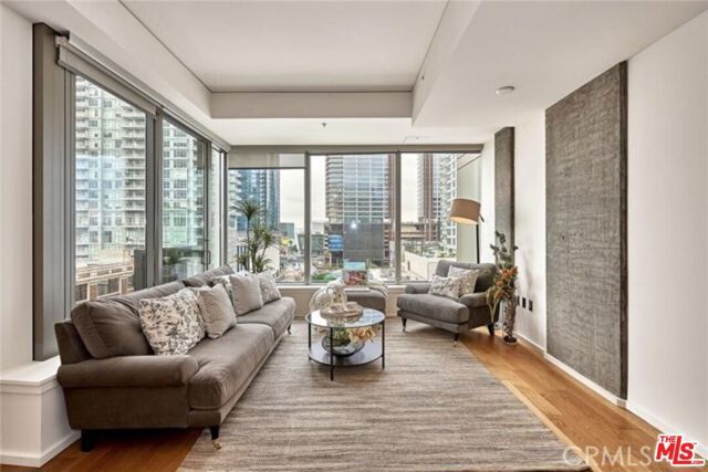 1155 S Grand Avenue 806, Los Angeles, CA 90015