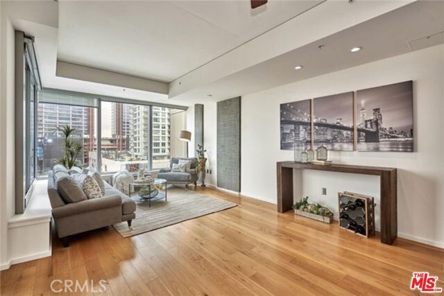 1155 S Grand Avenue 806, Los Angeles, CA 90015