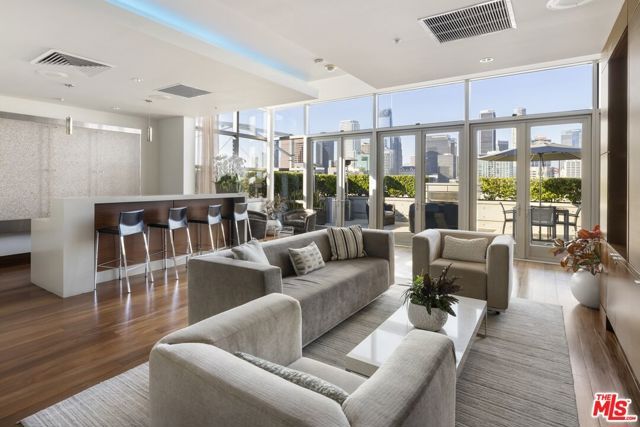 1155 S Grand Avenue 806, Los Angeles, CA 90015