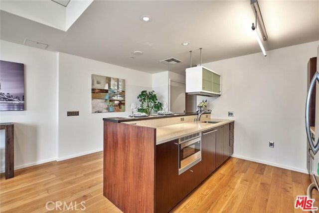 1155 S Grand Avenue 806, Los Angeles, CA 90015