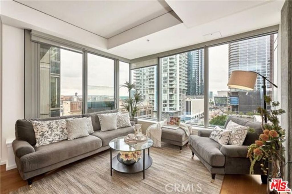 1155 S Grand Avenue 806, Los Angeles, CA 90015