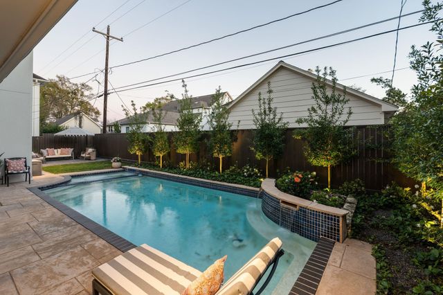 4709 Welford Drive, Bellaire, TX 77401