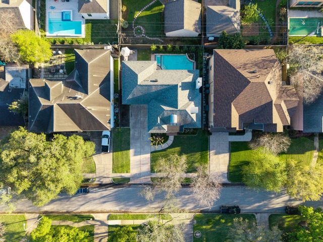 4709 Welford Drive, Bellaire, TX 77401