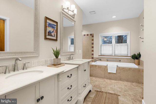 2321 HICKORY RD, Annapolis, MD 21401