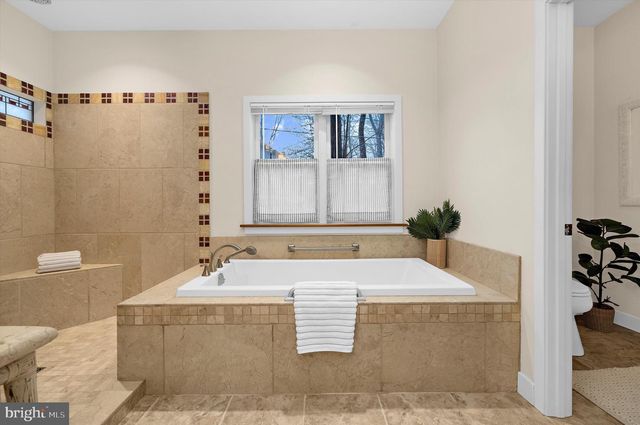 2321 HICKORY RD, Annapolis, MD 21401