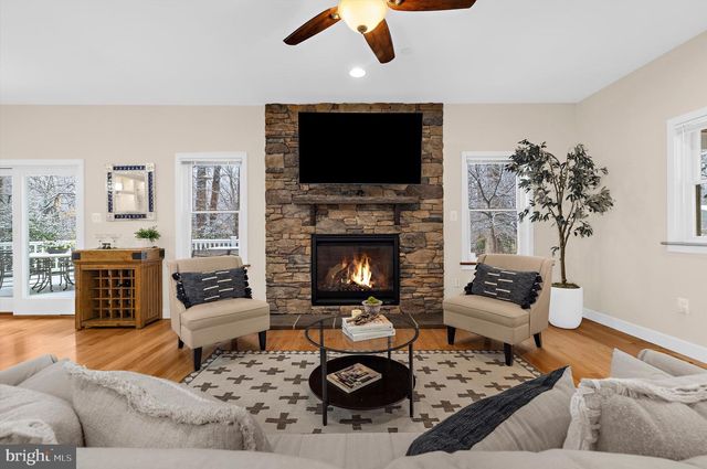 2321 HICKORY RD, Annapolis, MD 21401