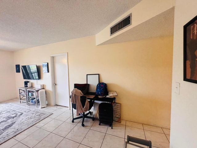 8025 S Colony Cir Circle 203, Tamarac, FL 33321
