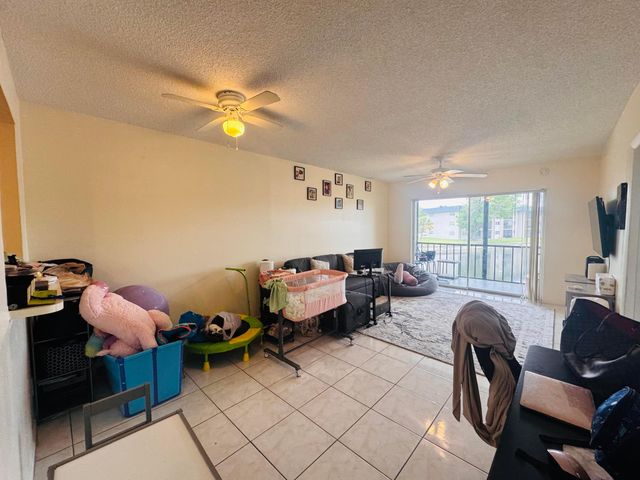 8025 S Colony Cir Circle 203, Tamarac, FL 33321