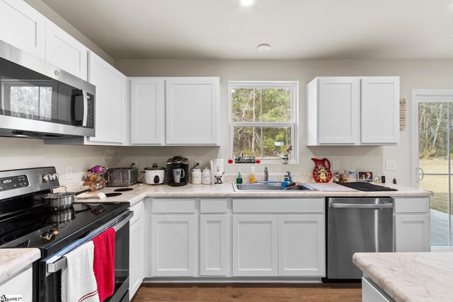 205 Creighton Ridge Drive, Clinton, SC 29325