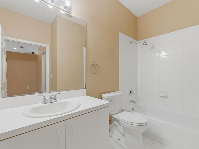 2920 E ARAGON Boulevard 3, Sunrise, FL 33313