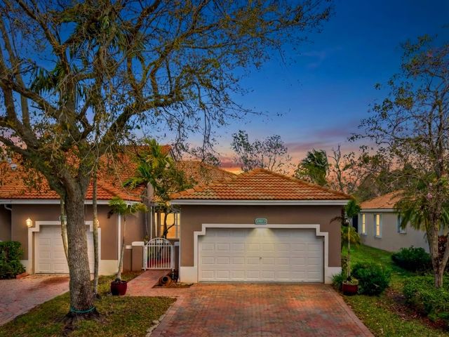 2920 E ARAGON Boulevard 3, Sunrise, FL 33313