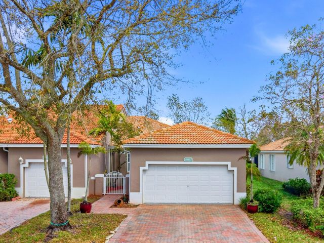 2920 E ARAGON Boulevard 3, Sunrise, FL 33313