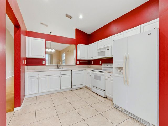 2920 E ARAGON Boulevard 3, Sunrise, FL 33313