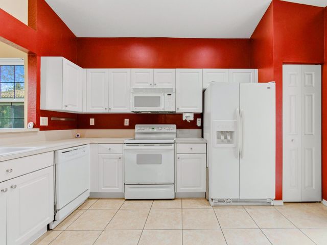 2920 E ARAGON Boulevard 3, Sunrise, FL 33313