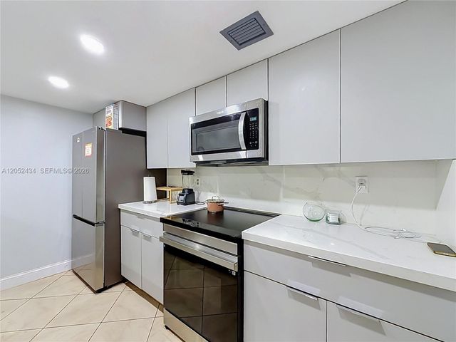 1110 W Fairway Road, Pembroke Pines, FL 33026